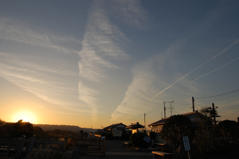 飛行機雲を重ねて描く｜静岡旅行