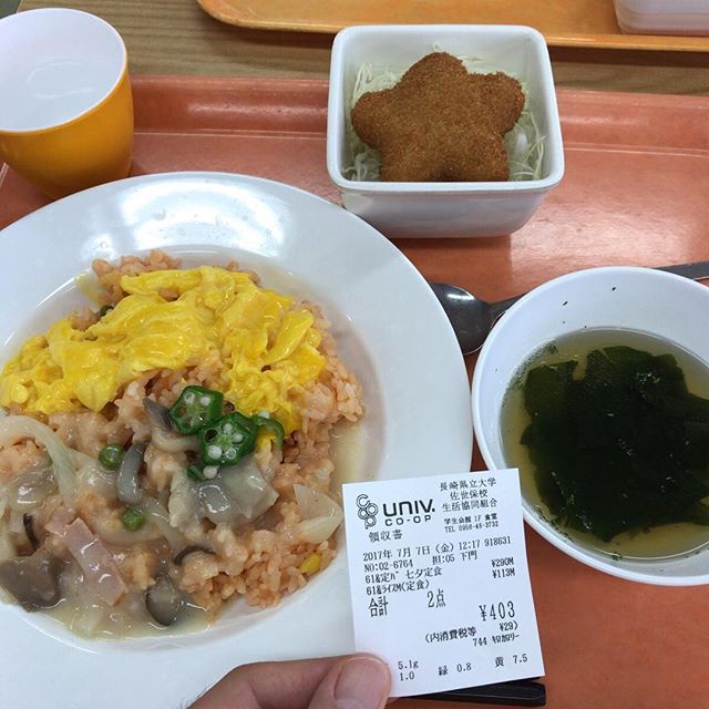 七夕定食！（天の川オムライス、星のコロッケ、ワカメスープ）七夕らしいかと問われれば、あれ？だけど。そう言えば七夕に食べる食べ物ってある？