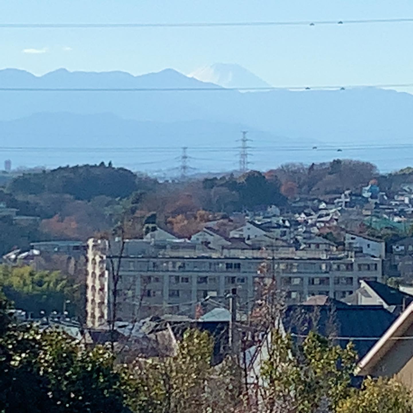 ウチから歩いて3分のところから富士山が見える。今頃気がついたー。